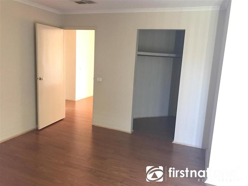 6 Demint Walk, Narre Warren South VIC 3805