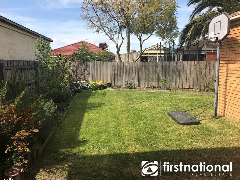 6 Demint Walk, Narre Warren South VIC 3805