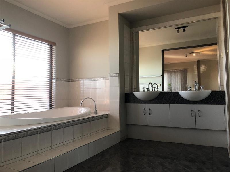 26 Cashmere Crescent, Berwick VIC 3806