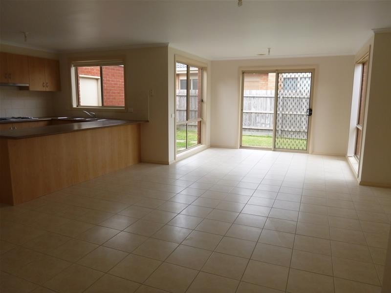 9 Wisteria Court, Pakenham VIC 3810