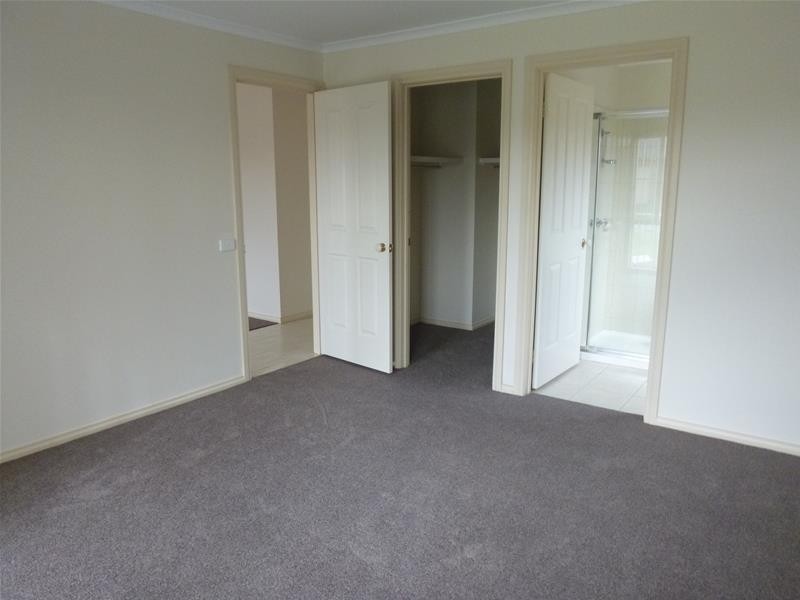 9 Wisteria Court, Pakenham VIC 3810