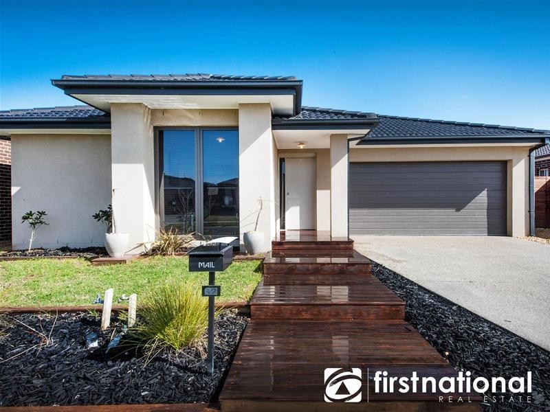 32 Denton Drive, Officer VIC 3809