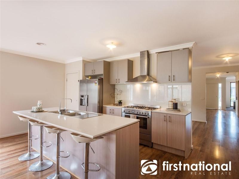 32 Denton Drive, Officer VIC 3809