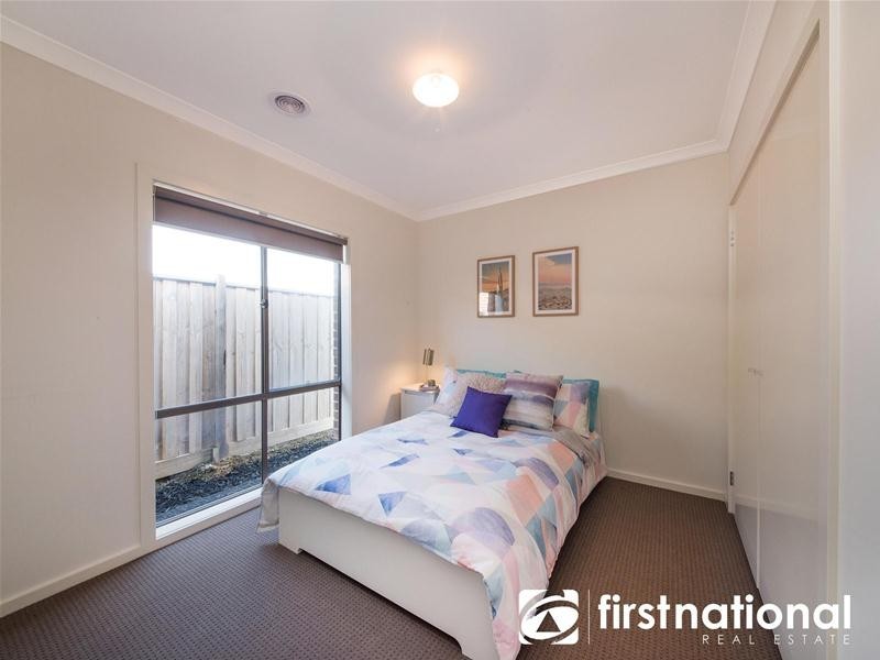 32 Denton Drive, Officer VIC 3809