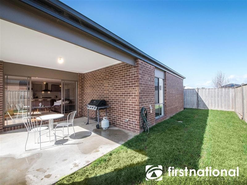 32 Denton Drive, Officer VIC 3809