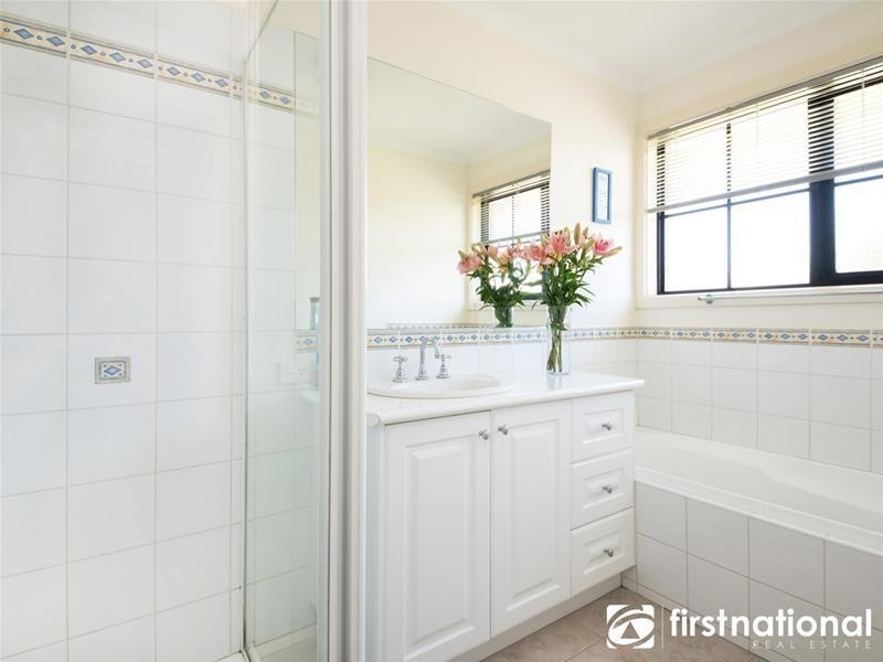 39 Jarryd Crescent, Berwick VIC 3806