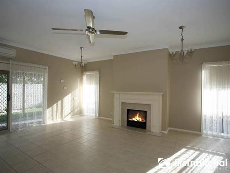 38 Flinders Chase, Pakenham VIC 3810