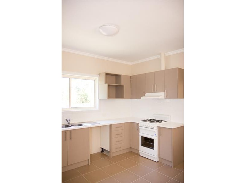 2/84 Sweeney Drive, Narre Warren VIC 3805