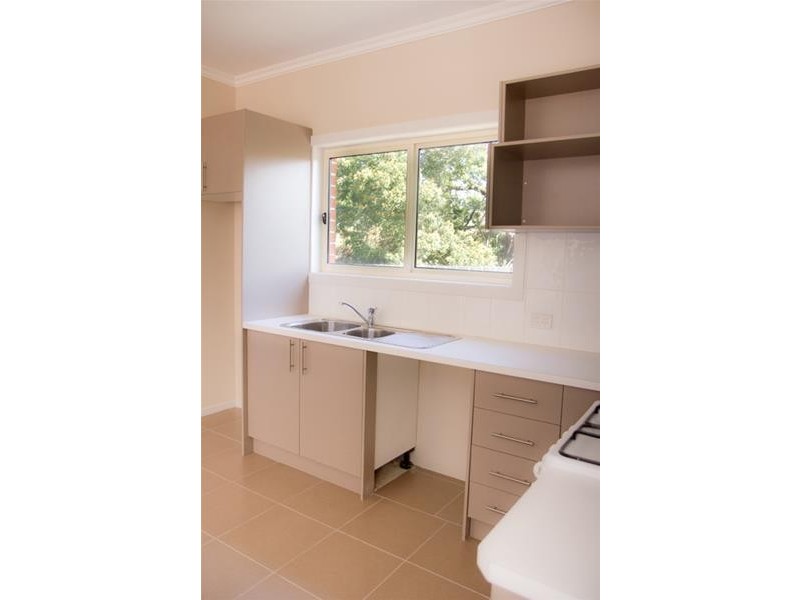 2/84 Sweeney Drive, Narre Warren VIC 3805