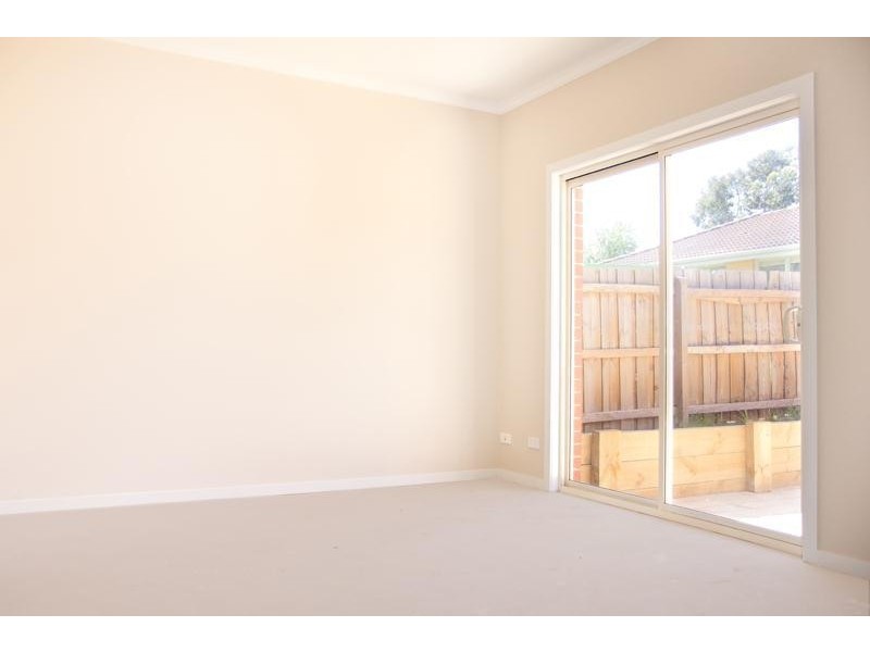 2/84 Sweeney Drive, Narre Warren VIC 3805