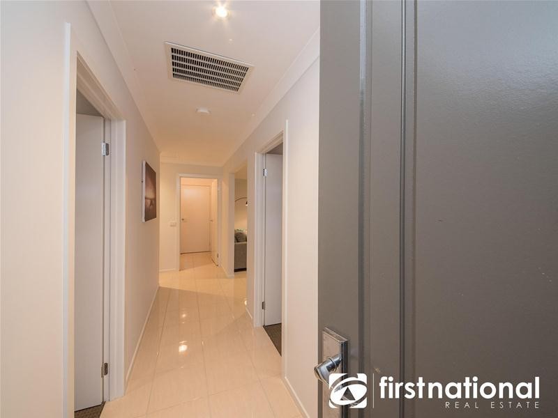 11 Macleod Circuit, Pakenham VIC 3810