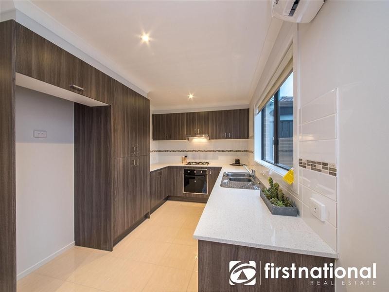 11 Macleod Circuit, Pakenham VIC 3810