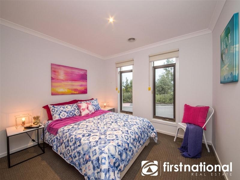 11 Macleod Circuit, Pakenham VIC 3810