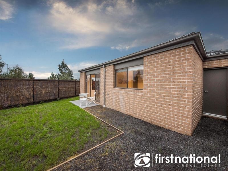 11 Macleod Circuit, Pakenham VIC 3810