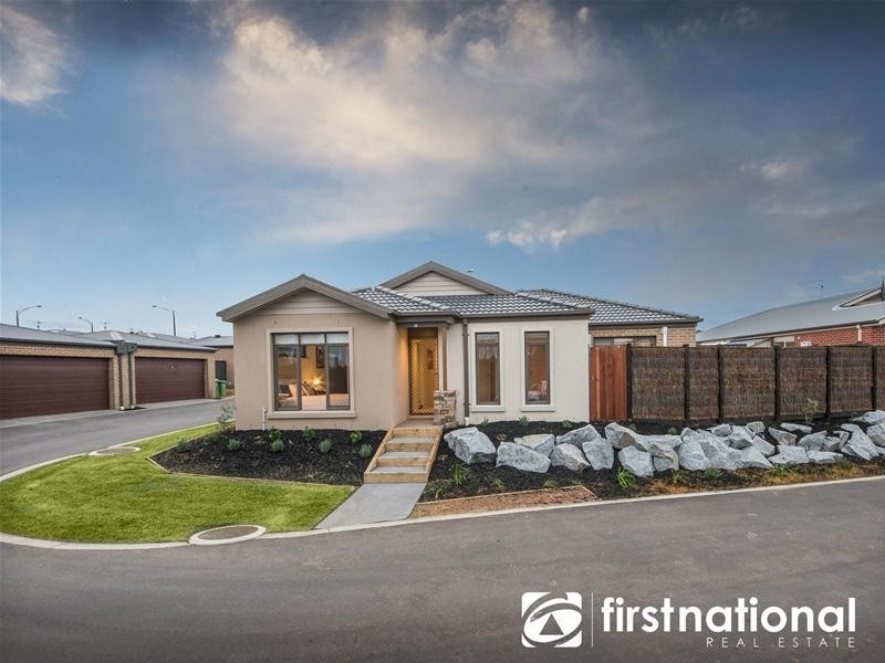 11 Macleod Circuit, Pakenham VIC 3810