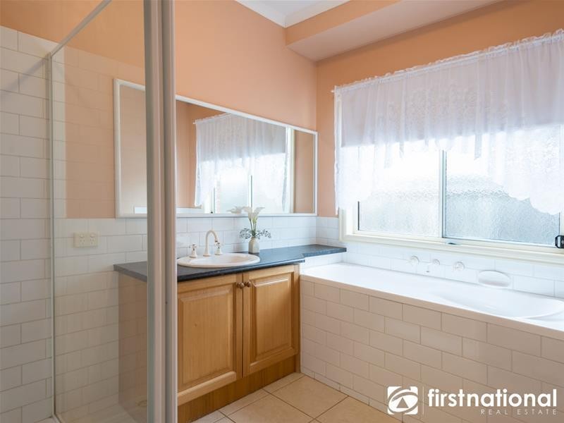 20 Carlisle Drive, Beaconsfield VIC 3807