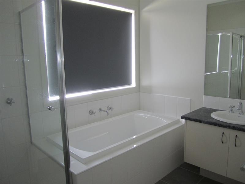 44 Flinders Park Drive, Officer VIC 3809