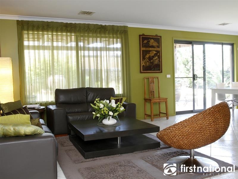 21 Barwon Drive, Pakenham VIC 3810