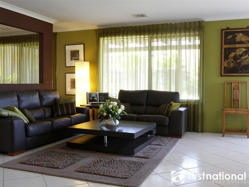 21 Barwon Drive, Pakenham VIC 3810