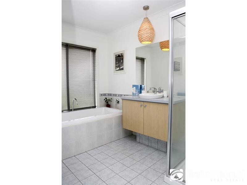 21 Barwon Drive, Pakenham VIC 3810