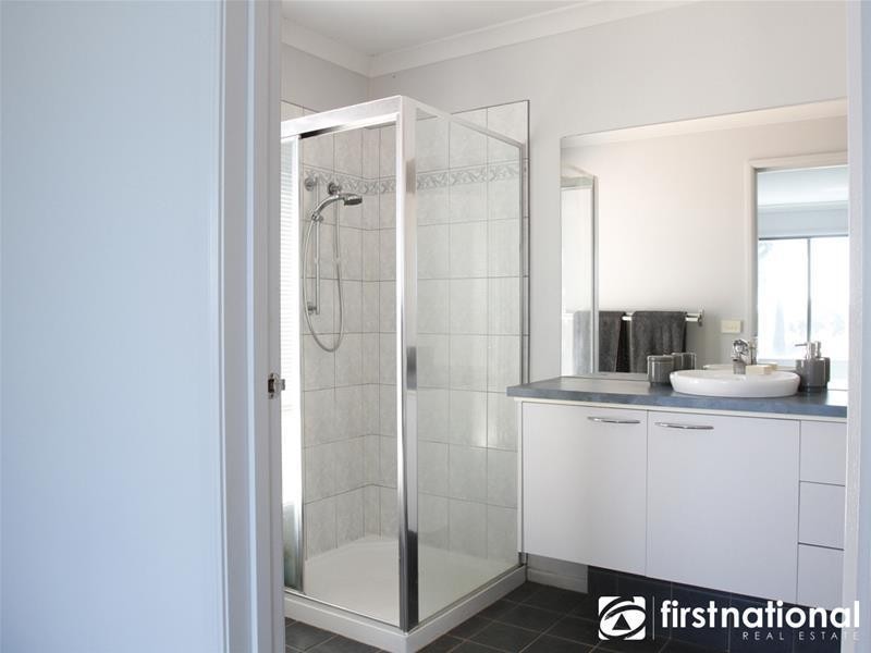 21 Barwon Drive, Pakenham VIC 3810