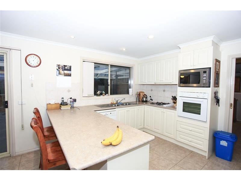 5 Milton Place, Narre Warren South VIC 3805