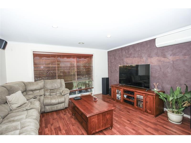 5 Milton Place, Narre Warren South VIC 3805