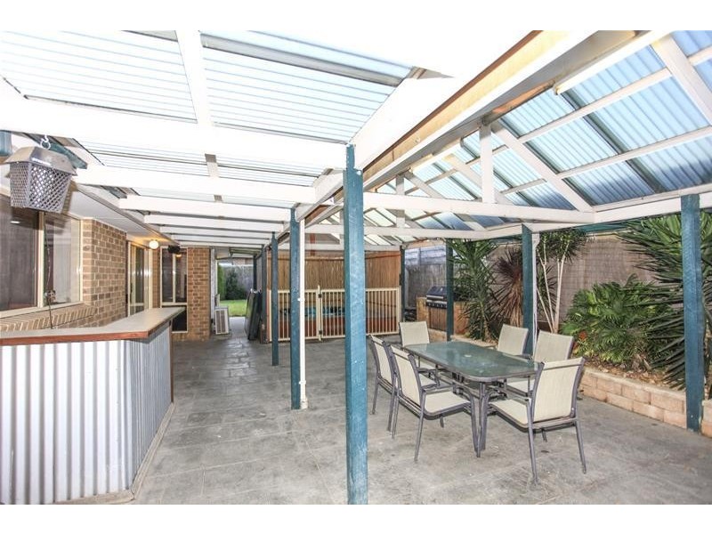 5 Milton Place, Narre Warren South VIC 3805