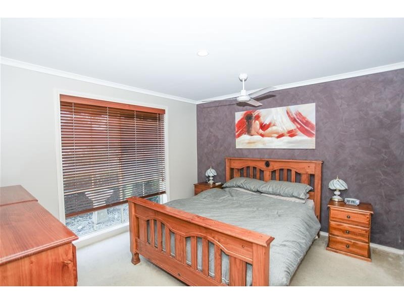 5 Milton Place, Narre Warren South VIC 3805