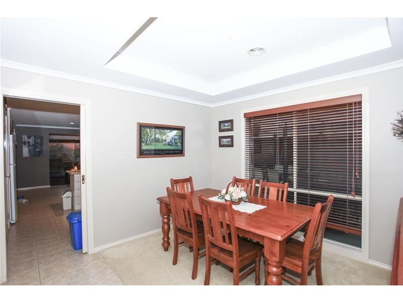 5 Milton Place, Narre Warren South VIC 3805