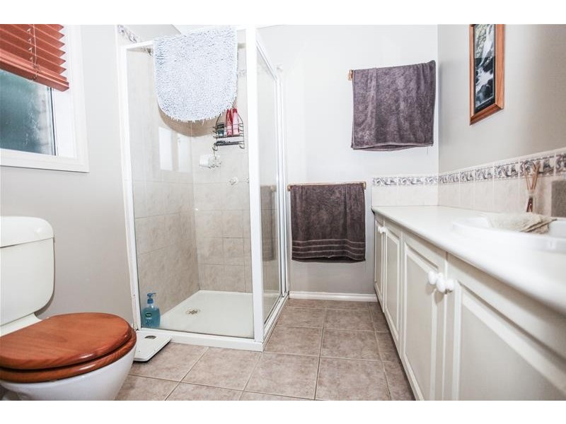 5 Milton Place, Narre Warren South VIC 3805