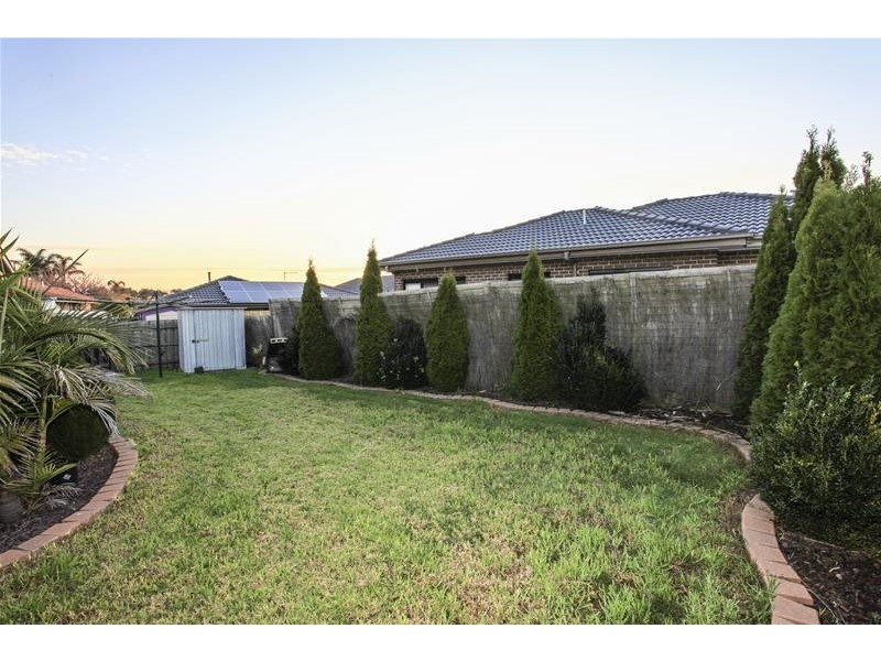 5 Milton Place, Narre Warren South VIC 3805