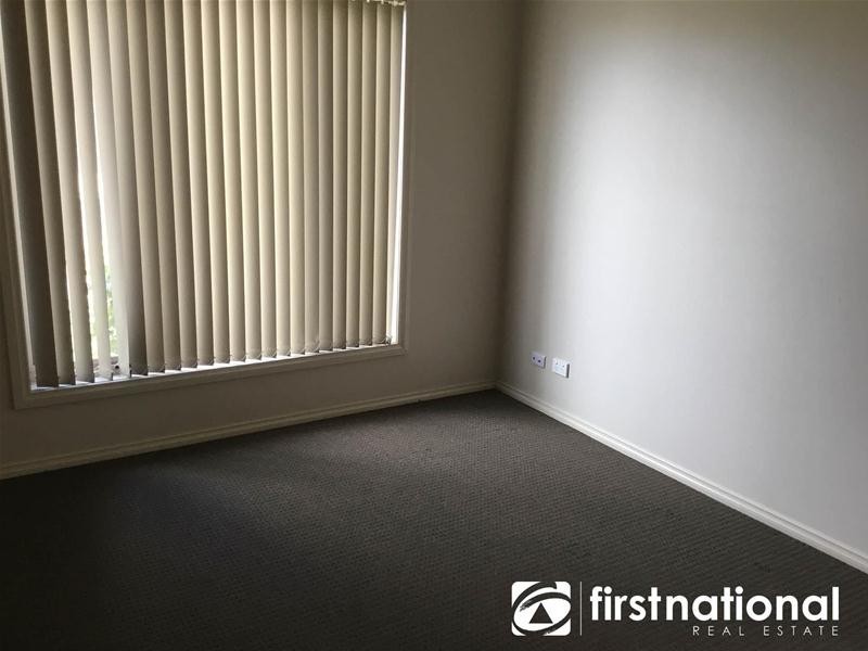 18 Blackledge Drive, Cranbourne East VIC 3977