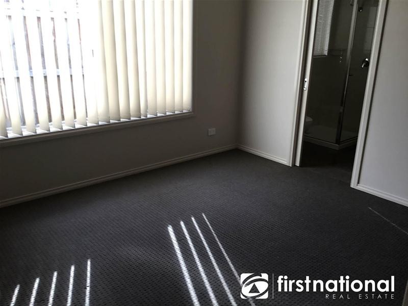 18 Blackledge Drive, Cranbourne East VIC 3977