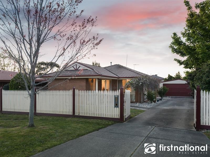 42 Insignia Crescent, Berwick VIC 3806