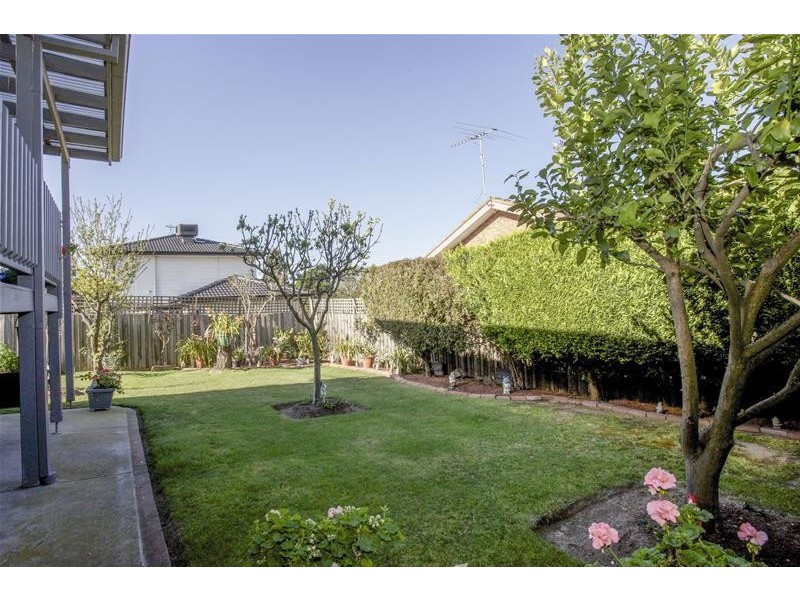 16 Anthony Court, Hallam VIC 3803