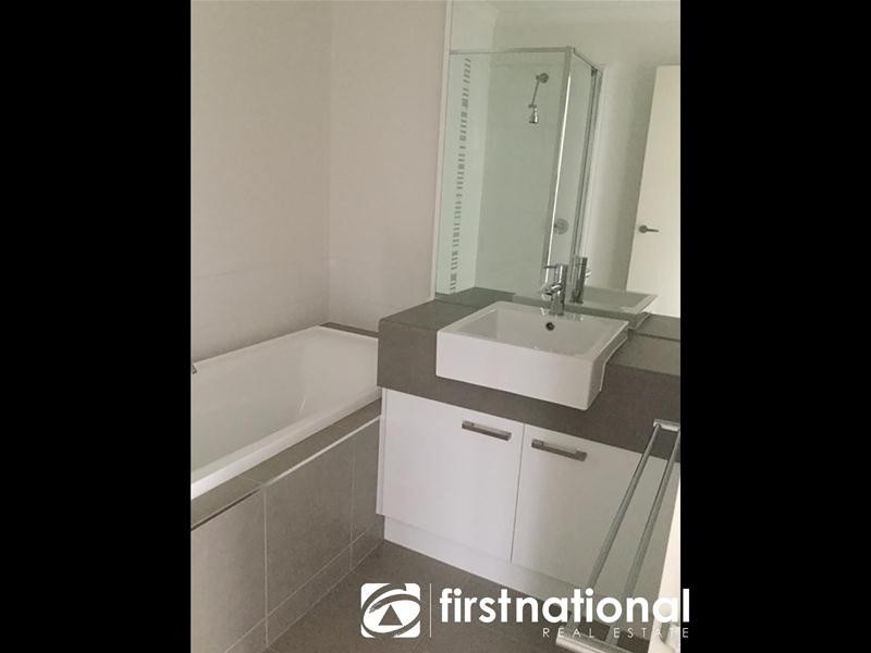 37 Atlantic Drive, Pakenham VIC 3810