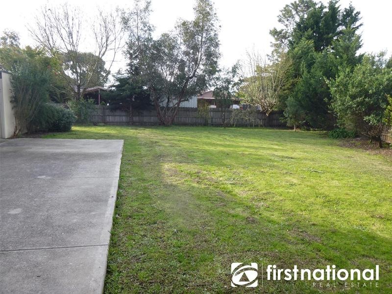 16 Bridle Place, Pakenham VIC 3810