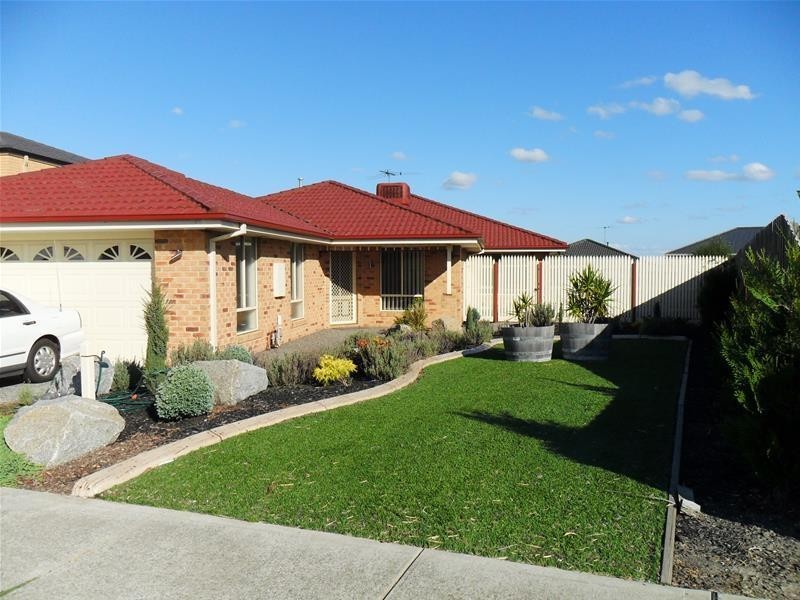 3 Hollington Way, Berwick VIC 3806