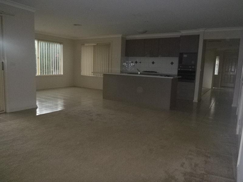 3 Hollington Way, Berwick VIC 3806