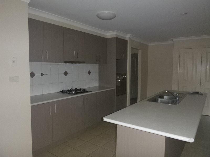 3 Hollington Way, Berwick VIC 3806