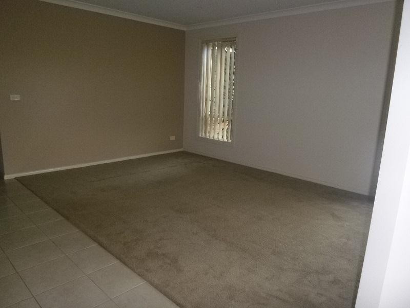 3 Hollington Way, Berwick VIC 3806