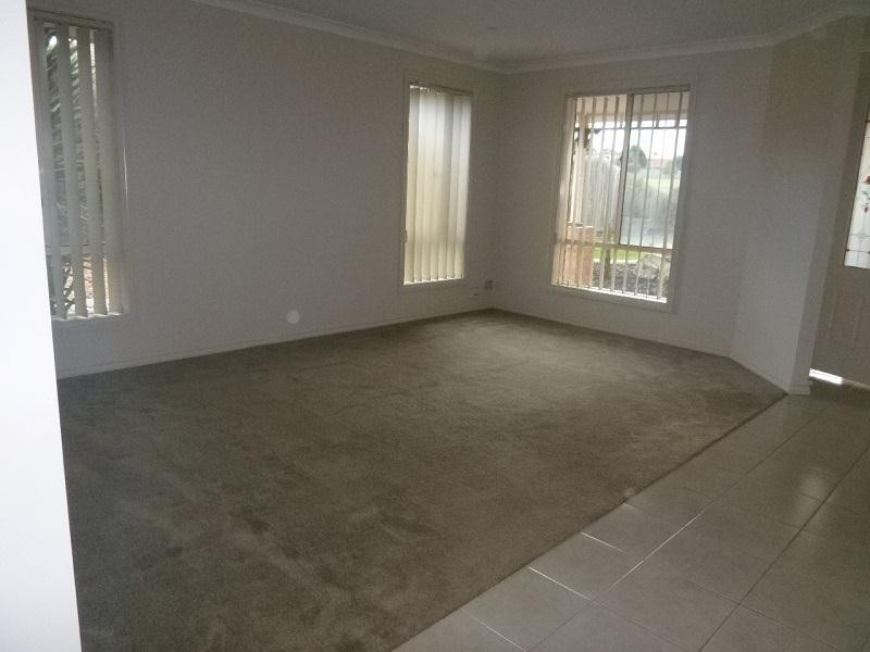 3 Hollington Way, Berwick VIC 3806