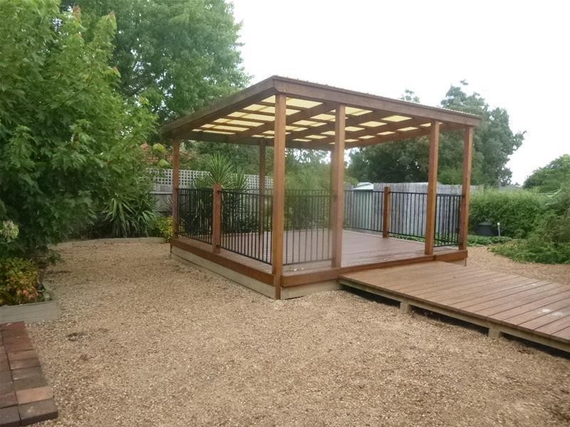 10 Wilmott Close, Berwick VIC 3806