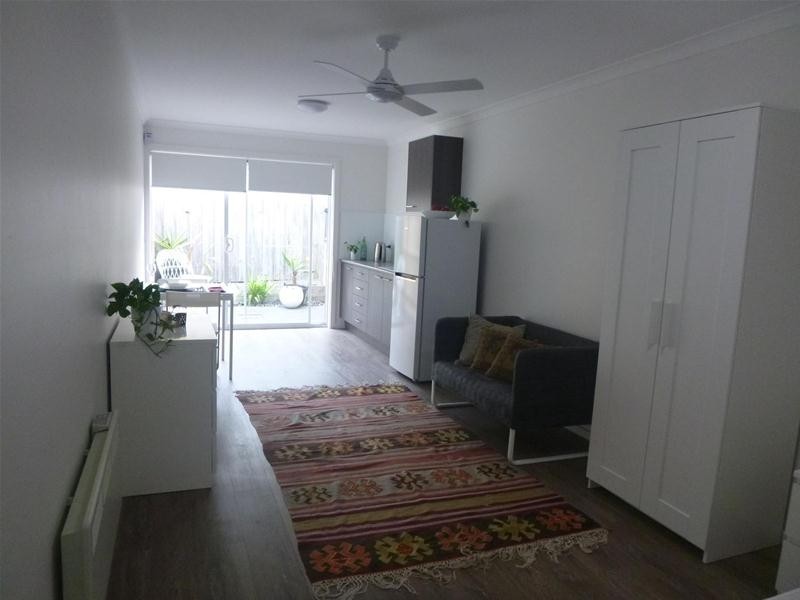 1-9/4 Cranbourne Drive, Cranbourne VIC 3977