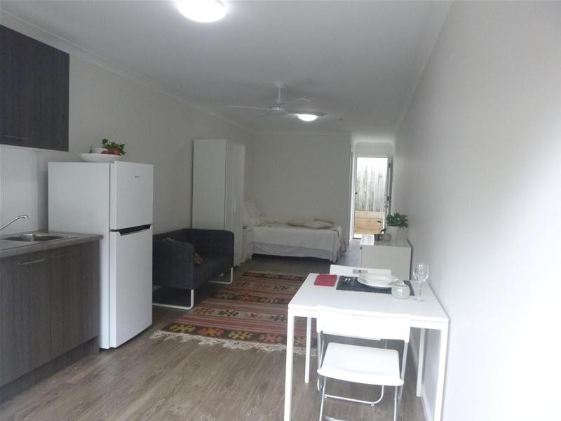 1-9/4 Cranbourne Drive, Cranbourne VIC 3977