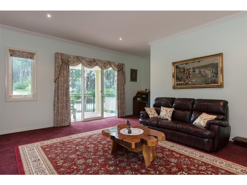 30 Leask Road, Bunyip North VIC 3815