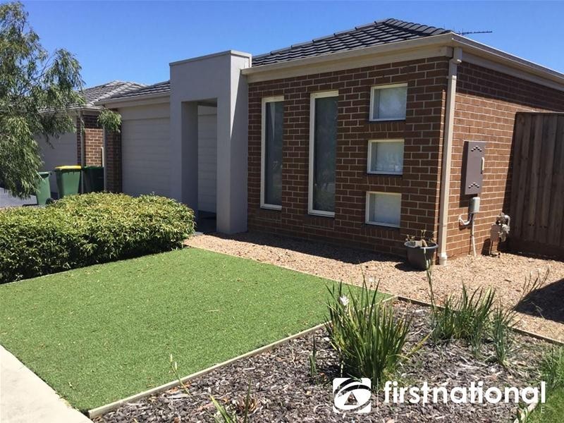 15 Markbeech Crescent, Officer VIC 3809