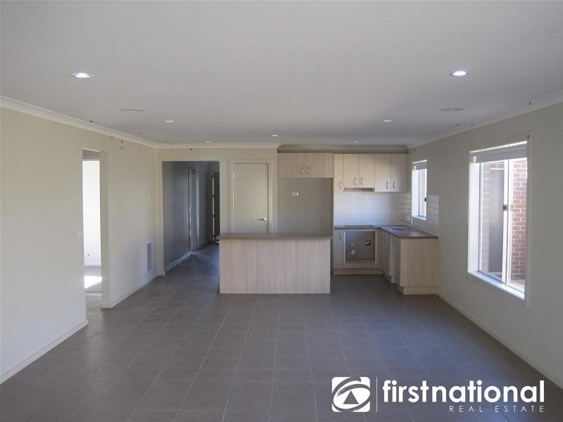 15 Markbeech Crescent, Officer VIC 3809