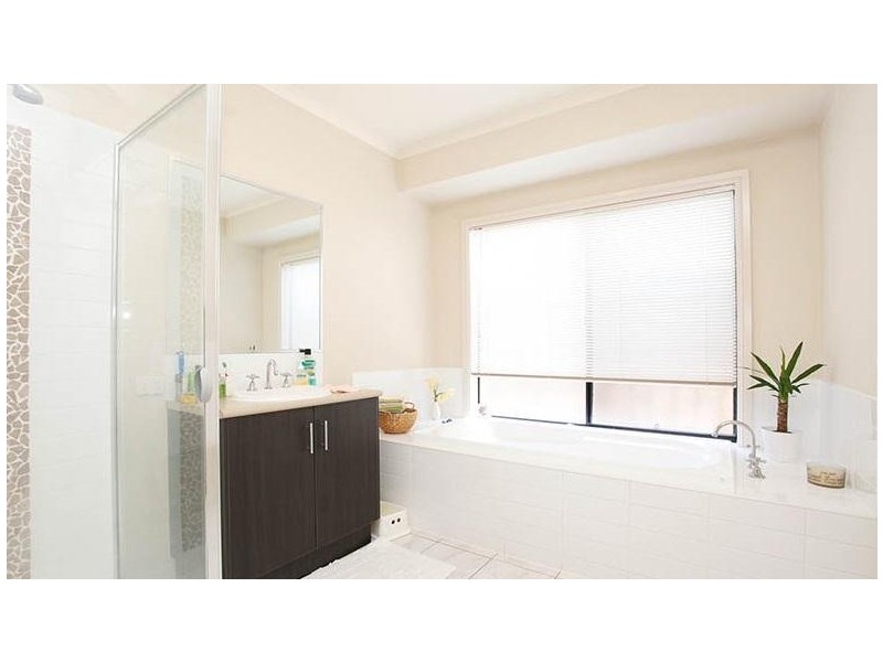 4 Cherrywood Way, Narre Warren South VIC 3805